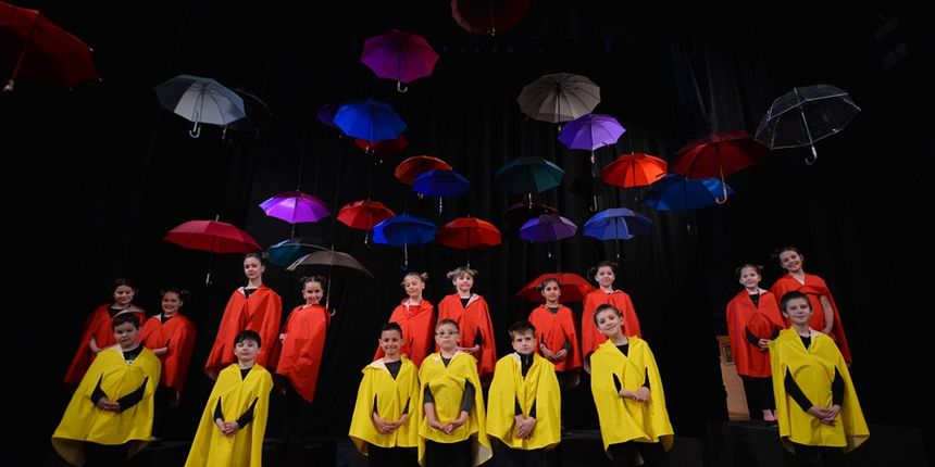 HNK Zadar: Premijera predstave “Tko i što brani”, Igrajmo se HNK Zadar: Premijera predstave “Tko i što brani”, Igrajmo se