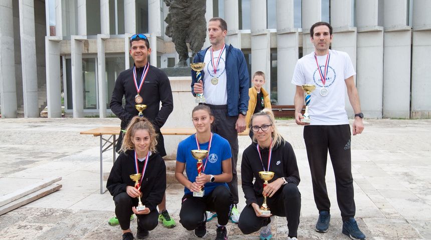 Lukrecija Krstičević i Filip Tomas pobjednici utrke u Škabrnji, slijedi polumarton Nin-Zadar Lukrecija Krstičević i Filip Tomas pobjednici utrke u Škabrnji, slijedi polumarton Nin-Zadar