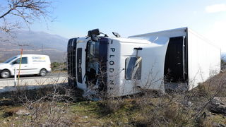 Zadar, 240211.
Jaka bura koja puse na Zadarskom podrucju prevrnula je kamion kod Obrovca.Maslenicki most je zatvoren za sav promet.
Foto: Andrija Lucic / Cropix Zadar, 240211.
Jaka bura koja puse na Zadarskom podrucju prevrnula je kamion kod Obrovca.Maslenicki most je zatvoren za sav promet.
Foto: Andrija Lucic / Cropix