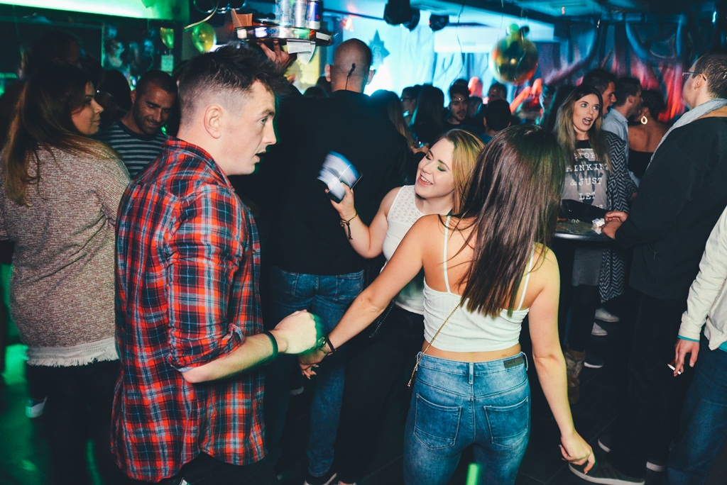 Votka party u Svarog Baru, Foto: Iva Perinčić Votka party u Svarog Baru, Foto: Iva Perinčić