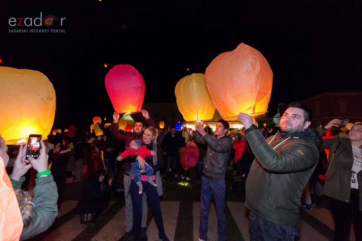 Humanitarni svjetlosni spektakl “Zaželi ljubav” na zadarskom Forumu, 18. veljače 2017. Humanitarni svjetlosni spektakl “Zaželi ljubav” na zadarskom Forumu, 18. veljače 2017.