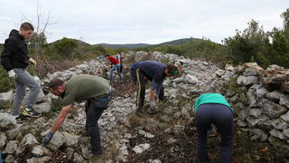 PP Vransko jezero: Akcija obnavljanja starog puta prema lokvi Benči PP Vransko jezero: Akcija obnavljanja starog puta prema lokvi Benči