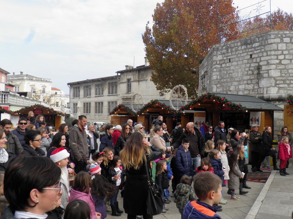 OLYMPUS DIGITAL CAMERA OLYMPUS DIGITAL CAMERA