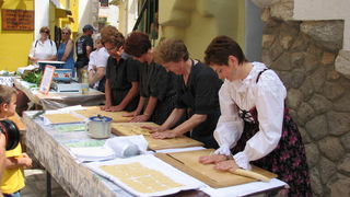 Crna ovca u Baški na otoku Krku Crna ovca u Baški na otoku Krku