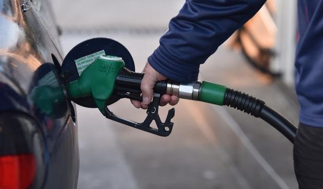 Od ponoći na benzinskim postajama širom Hrvatske znatno niže cijene goriva. Photo: Hrvoje Jelavic/PIXSELL