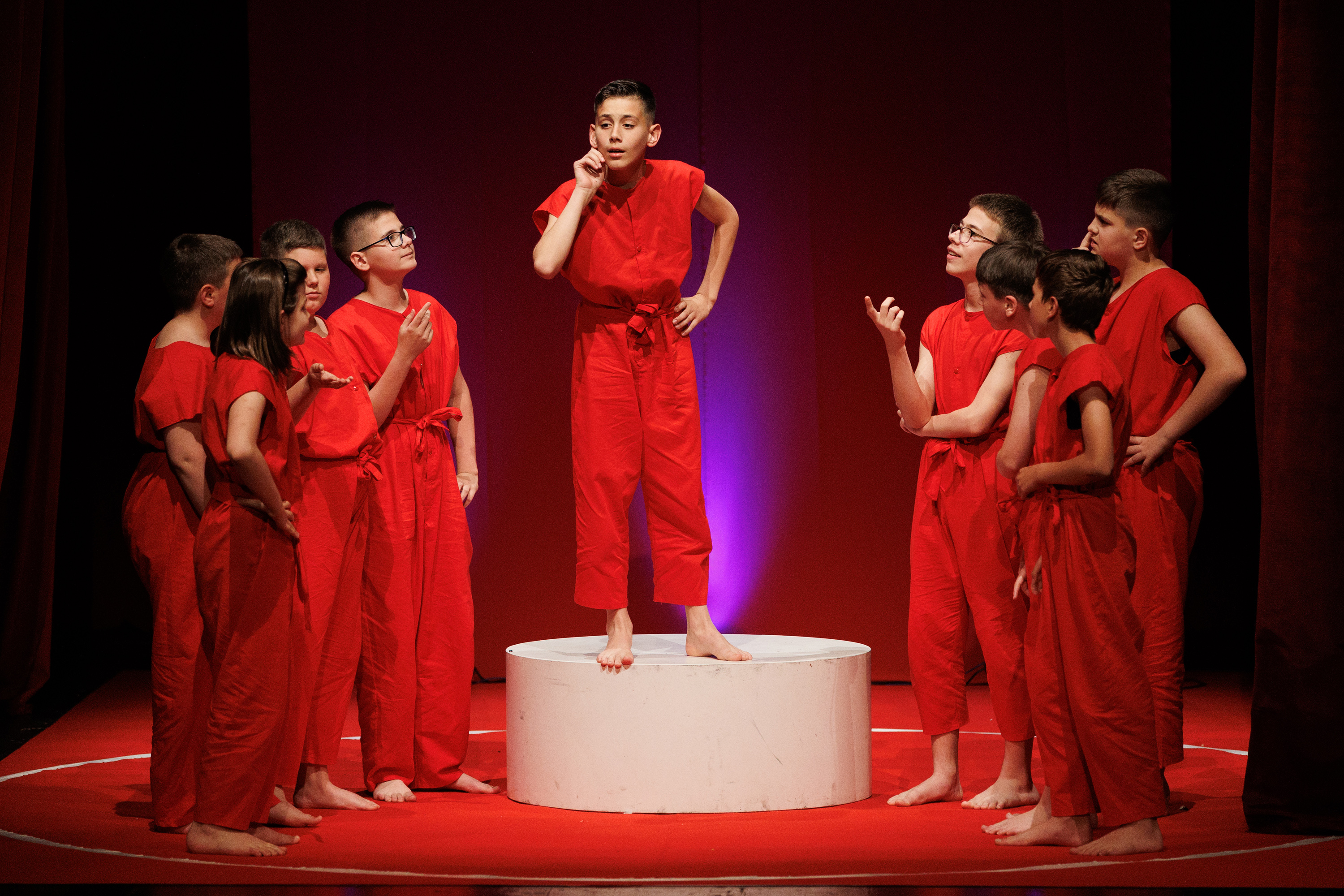 Igrajmo se: Zabranjeno mlađima od 15 strana A