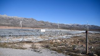 U Zatonu Obrovačkom bura uništila jednu od najvećih solarnih elektrana u Hrvatskoj U Zatonu Obrovačkom bura uništila jednu od najvećih solarnih elektrana u Hrvatskoj