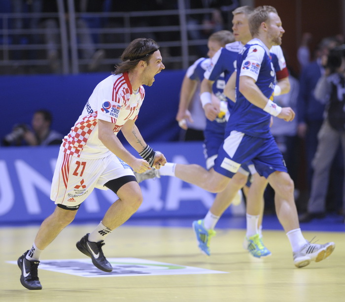 Vrsac, 160112.
Europsko prvenstvo u rukometu u Srbiji.
Prvo kolo, utakmica izmedju Hrvatske i Islanda.
Na slici: Ivan Cupic.
Foto: Drazen Aleksic / CROPIX Vrsac, 160112.
Europsko prvenstvo u rukometu u Srbiji.
Prvo kolo, utakmica izmedju Hrvatske i Islanda.
Na slici: Ivan Cupic.
Foto: Drazen Aleksic / CROPIX