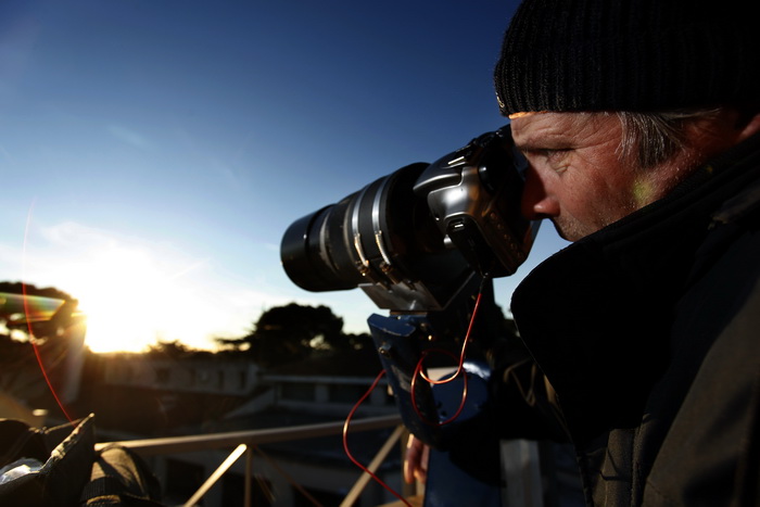 Pula,040111.
Djelomicna pomracina sunca mogla se vidjeti iz cijele hrvatske. Puljani su ovaj rijetki prizor uz zastitu filtera promatrali i fotografirali sa Pulske zvjezdarnice na monte zaru.
Foto: Srecko Niketic / CROPIX