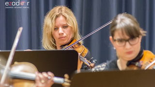 “Glazbena fantazija” Zadarskog komornog orkestra u Svečanoj dvorani Sveučilišta u Zadru. Solist Berislav Šipuš na klaviru, pod ravnanjem maestra Pavla Dešpalja “Glazbena fantazija” Zadarskog komornog orkestra u Svečanoj dvorani Sveučilišta u Zadru. Solist Berislav Šipuš na klaviru, pod ravnanjem maestra Pavla Dešpalja