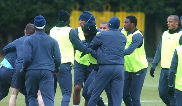 Tučnjava u redovima Manchester Cityja // mirrorfootball.co.uk