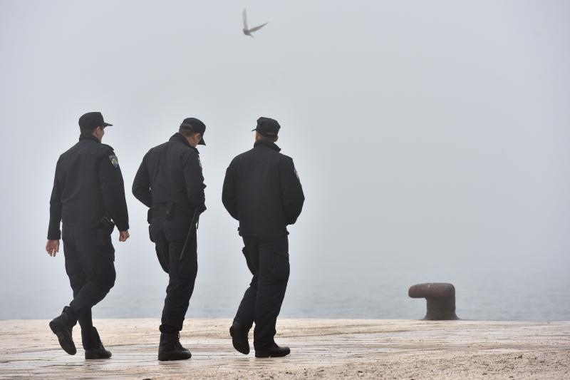 Zadar već treći dan okovan gustom maglom. Foto: Dino Stanin/Pixsell
