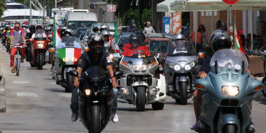 Karusel bikera na Branimirovoj obali u Zadru, Foto: Mladen Malik Karusel bikera na Branimirovoj obali u Zadru, Foto: Mladen Malik