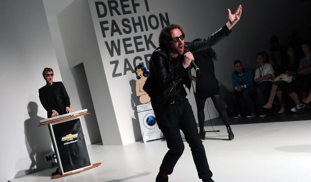 Zagreb,  2005 11.
15. tjedan mode poceo je u Hypo centru . Na Dreft Fashion Weeku, za sezonu jesen/zima 2011/2012. koji se odrzava od 19. do 21. svibnja u Hypo centru biti ce prezentirani podjednako hrvatski i inozemni dizajneri. 
Na slici: The Rodnik Ban