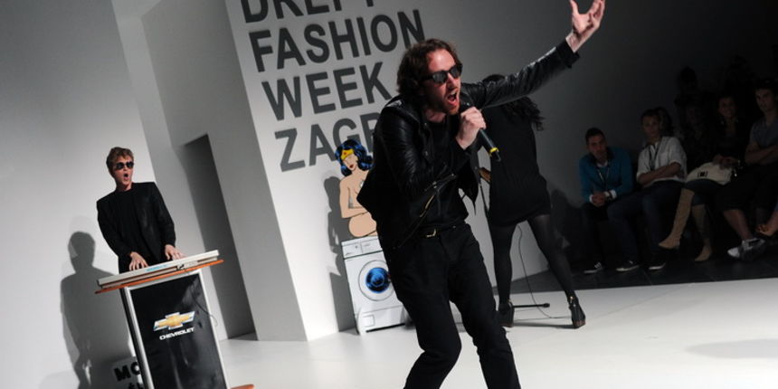 Zagreb,  2005 11.
15. tjedan mode poceo je u Hypo centru . Na Dreft Fashion Weeku, za sezonu jesen/zima 2011/2012. koji se odrzava od 19. do 21. svibnja u Hypo centru biti ce prezentirani podjednako hrvatski i inozemni dizajneri. 
Na slici: The Rodnik Ban