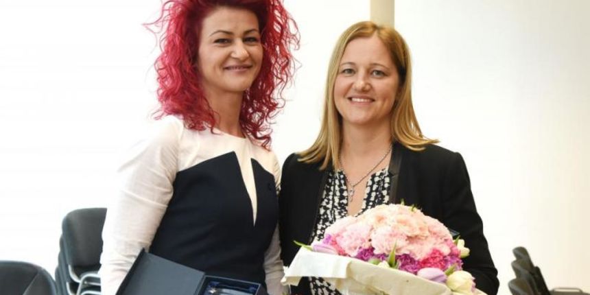 Zagreb – U Hrvatskoj gospodarskoj komori dodijeljene su nagrade najboljim poduzetnicama godine. Elizabeta Planinic i Anamarija Haupfeld Schweitzer. Photo: Davor Visnjic/PIXSELL
