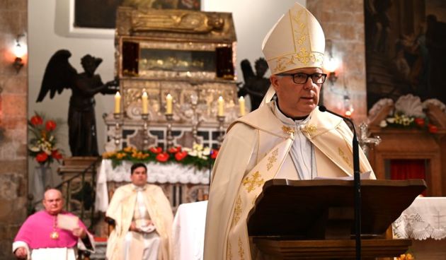 Na uočnicu blagdana sv. Šime, zaštitnika grada Zadra, Svečanu Večernju u crkvi sv. Šime u Zadru u ponedjeljak, 7. listopada, predvodio je zadarski nadbiskup Milan Zgrablić.