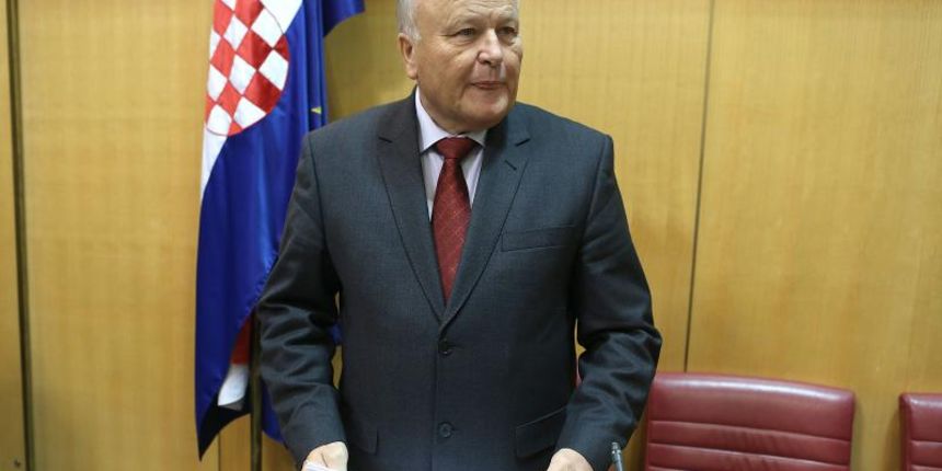 26.11.2013., Zagreb – Raspravom o rebalansu proracuna za 2013. godinu Sabor je nastavio 10. sjednicu. Slavko Linic. Photo: Patrik Macek/PIXSELL 26.11.2013., Zagreb – Raspravom o rebalansu proracuna za 2013. godinu Sabor je nastavio 10. sjednicu. Slavko Linic. Photo: Patrik Macek/PIXSELL