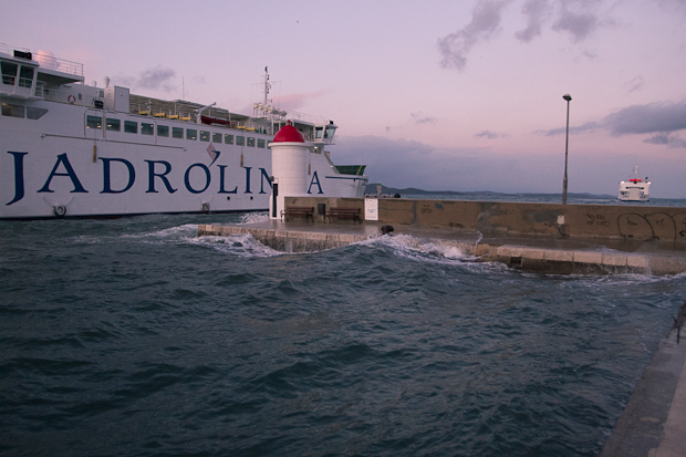 Tramontana u Zadru 17. prosinca 2011., Foto: Leo Banić Tramontana u Zadru 17. prosinca 2011., Foto: Leo Banić