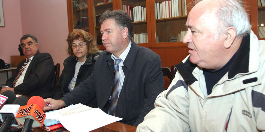 Konferencija za medije kordinaciskog odbora bivsih 79 zaposlenika Transport d.d.u stecaju Konferencija za medije kordinaciskog odbora bivsih 79 zaposlenika Transport d.d.u stecaju