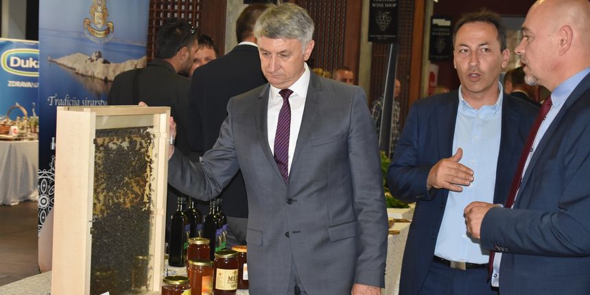 Zadarska županija odobrila oko milijun kuna za potpore u poljoprivredi Zadarska županija odobrila oko milijun kuna za potpore u poljoprivredi