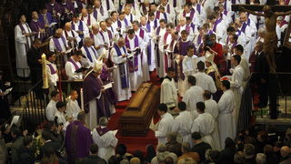 Zadar, 300110. Pogreb zadarskog nadbiskupa Ivana Prendje u crkvi Svete Stosije. Zadarski nadbiskup Ivan Prendja preminuo je iznenada  25. sijecnja 2010. godine u Zagrebu u 71. godini zivota, nakon 46 godina svecenistva i 20 godina biskupstva. Na fotografi