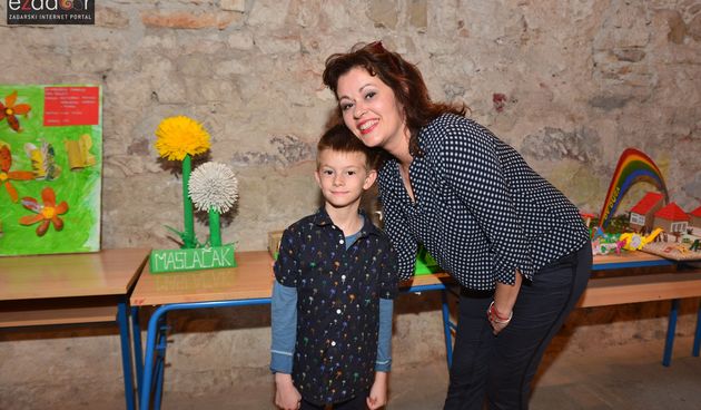 SLUK: Izložba radova dječjih vrtića Zadarske županije i predstava “Ružno mače”. Tamara Šoletić