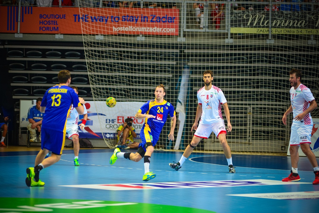 U doista sjajnoj atmosferi koju je stvorilo oko 5000 navijača iz cijele Hrvatske, naši su rukometni reprezentativci remizirali sa Švedskom i to s rezultatom 25-25. Bila je to ‘kaubojima’ pretposljednja pripremna utakmica uoči Olimpijskih igara