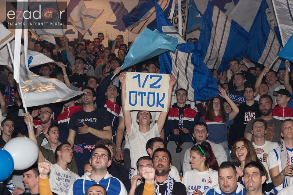 Humanitarno gledanje utakmice Zadar-Cibona u Jazinama Humanitarno gledanje utakmice Zadar-Cibona u Jazinama