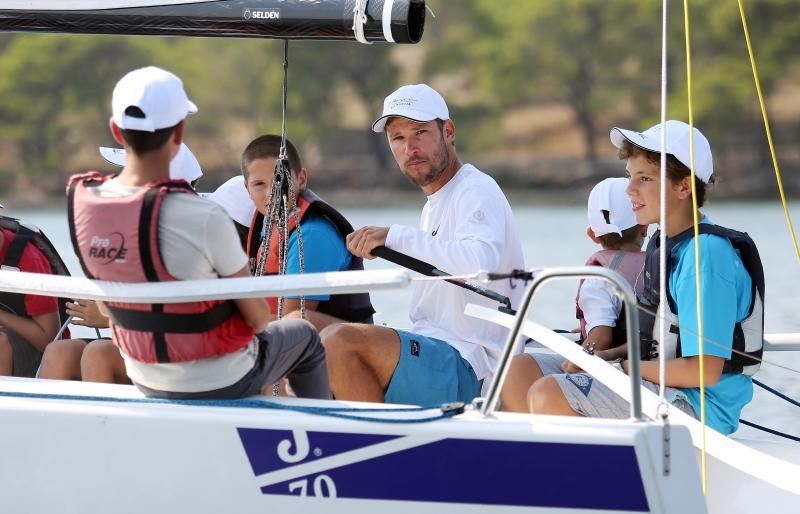 Zlatni olimpijci Fantela i Marenić družili se sa šibenskom djecom povodom dana jedrenja. Photo: Duško Jaramaz/PIXSELL Zlatni olimpijci Fantela i Marenić družili se sa šibenskom djecom povodom dana jedrenja. Photo: Duško Jaramaz/PIXSELL