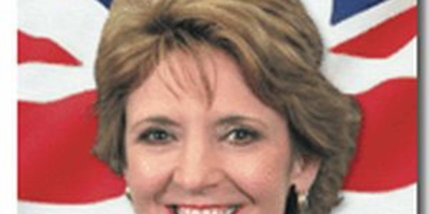 Supruga premijera Sjeverne Irske priznala preljub pa se pokušala ubiti Supruga premijera Sjeverne Irske priznala preljub pa se pokušala ubiti