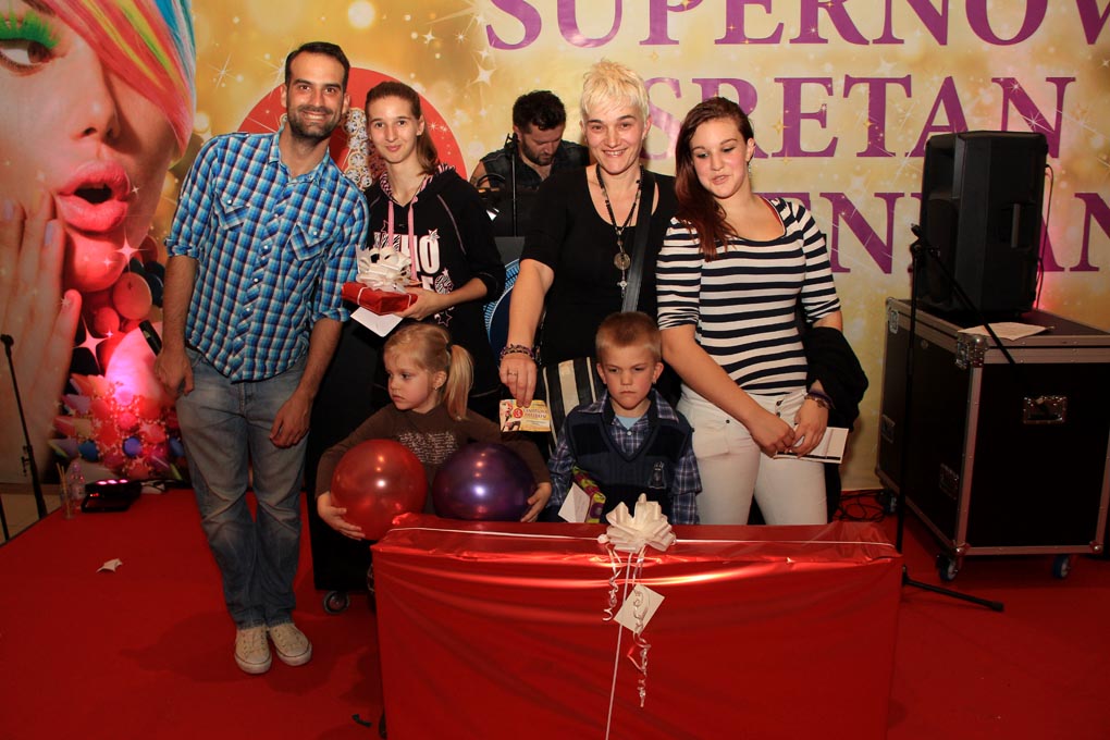 Image 685929 (auto) Image 685929 (auto)