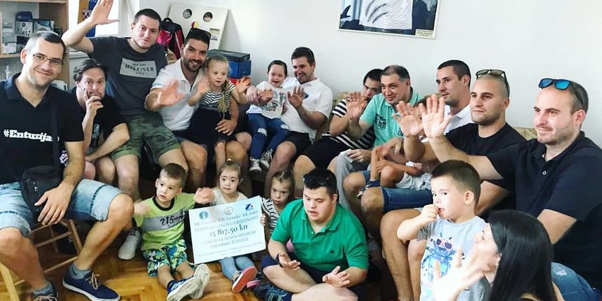 Udruzi za Down sindrom Zadarske županije donirana sredstva s humanitarne utakmice u Jazinama Udruzi za Down sindrom Zadarske županije donirana sredstva s humanitarne utakmice u Jazinama