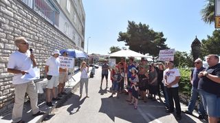 ‘Ne želim dobiti rak!’ Mještani prosvjedovali protiv postavljanja bazne stanice Tele 2