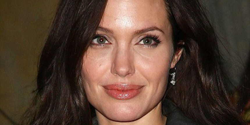 Angelina Jolie nakon poroda (Foto: tportal.hr) Angelina Jolie nakon poroda (Foto: tportal.hr)