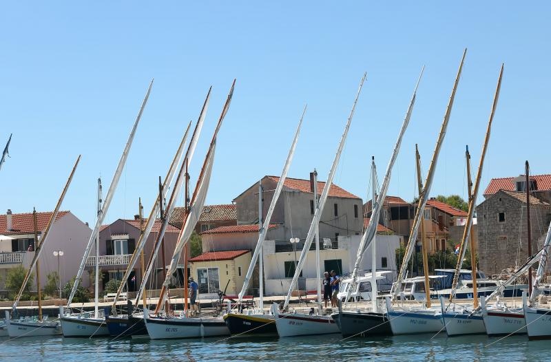 Betina: Regata na latinsko idro “Za dušu i tilo”. Photo: Duško Jaramaz/PIXSELL