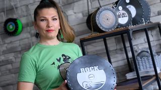 Miljana Jovičić proizvodi torbice od starih gramofonskih ploča