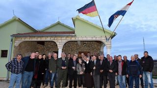 U Lovackom domu u Rastanima odrzana je proslava 20 godina neprestanog humanitarnog rada Marion i Manfred Nurnberger iz Savezne Republike Njemacke donatora bolnickih kreveta raznim bolnicama i institucijama. Photo: Dino Stanin/PIXSELL