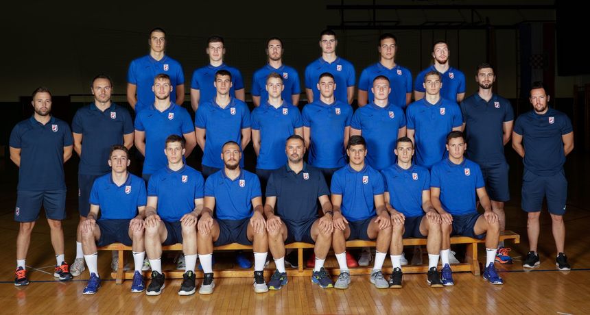 U-19 reprezentacija U-19 reprezentacija