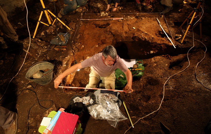 Zadar, 060712.
Predstavljanje novih arheoloskih nalaza iz spilje neandertalaca iz srednjeg paleolitika. Spilja se nalazi u kanjonu ispod utvrde Klicevica u blizini Benkovca. Arheolozi su pronasli ostatke alata kojima su se sluzili neandertalci prije 40 ti