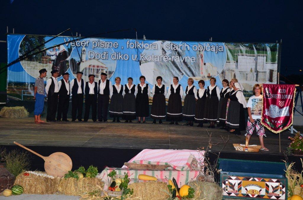 4. po redu večer pisme, folklora i starih običaja “Dođi diko u Kotare ravne – Zemunik 2012.”, foto: Željko Šarić