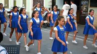 Tunuara 2016 – parada mažoretkinja, kuhanje brudeta & defile ribarica. Foto: Marija Cvetković