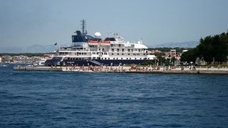 Tunuara 2016 – parada mažoretkinja, kuhanje brudeta & defile ribarica. Foto: Marija Cvetković