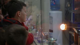 Demonstracija puhanja stakla @ Muzej antičkog stakla