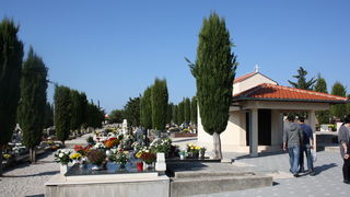 Blagdan Svih Svetih na groblju Belafuža 1. studenog 2011, Foto: Mladen Malik Blagdan Svih Svetih na groblju Belafuža 1. studenog 2011, Foto: Mladen Malik