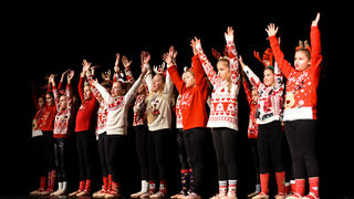 Plesna čestitka @ Hrvatsko narodno kazalište Zadar Plesna čestitka @ Hrvatsko narodno kazalište Zadar