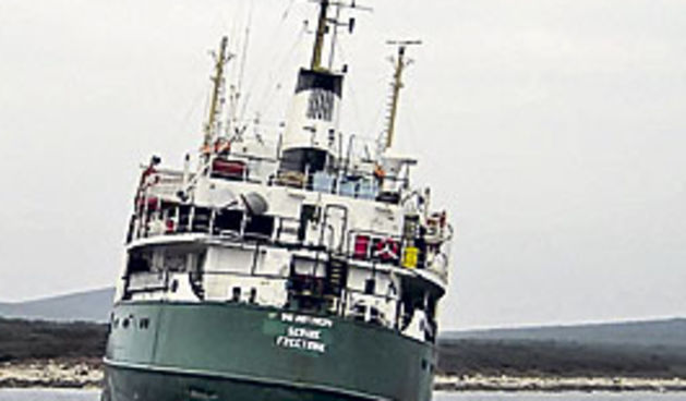 Nasukani brod “Serine” (Foto: Vjesnik)