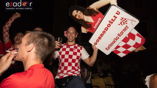 Čudesna noć: Velika fešta ulicama Zadra nakon plasmana Vatrenih u finale SP Čudesna noć: Velika fešta ulicama Zadra nakon plasmana Vatrenih u finale SP