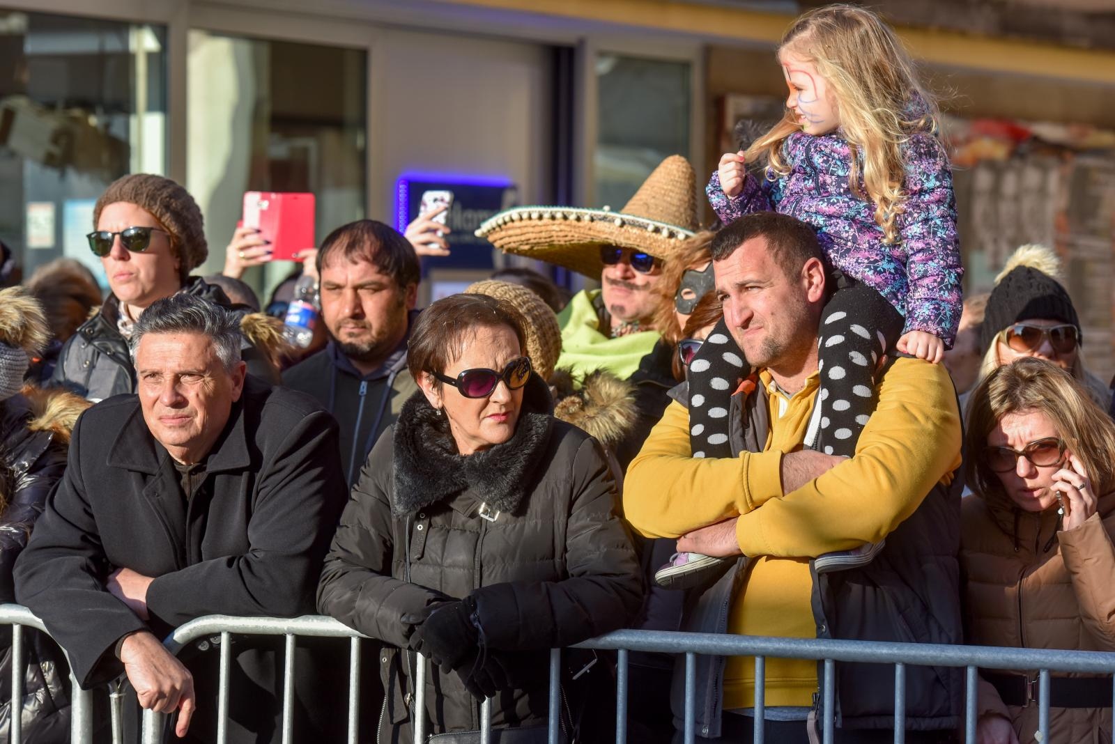 Zadarski karneval 2018: Povorka maškaranih skupina gradskim ulicama Zadarski karneval 2018: Povorka maškaranih skupina gradskim ulicama