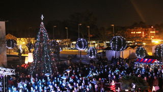 Vir: Božićna fešta uz Dražena Zečića Zeku Vir: Božićna fešta uz Dražena Zečića Zeku